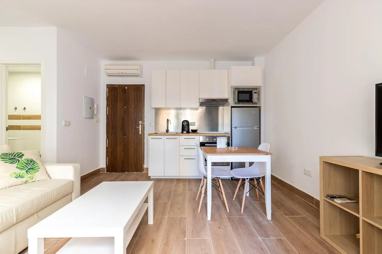 Homeabout La Merced Studios Málaga Apartment